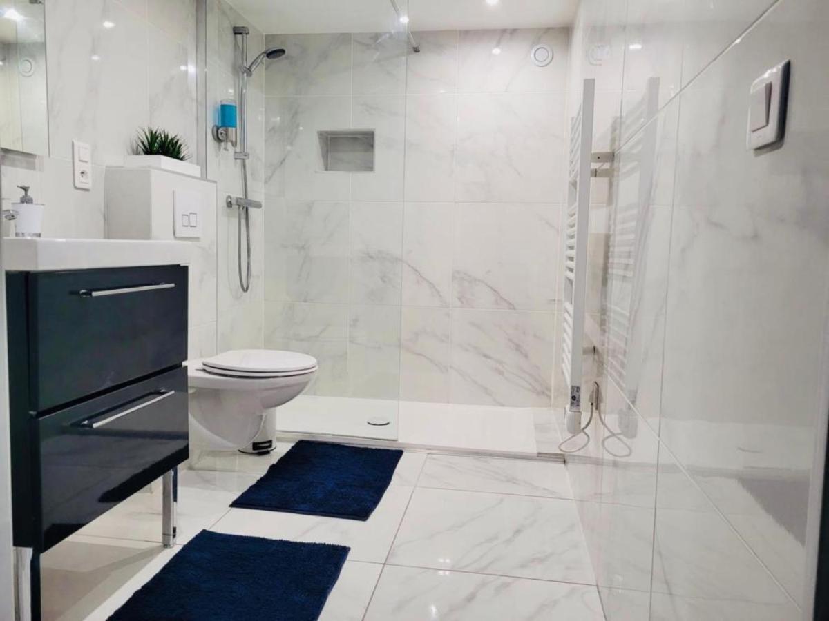 100M2 2 Chambres 8 Personnes - Grand Parking Et Terrasse Privee - Proche Cdg-Parc Expositions-Paris-Asterix-Disney 빌팽트 외부 사진