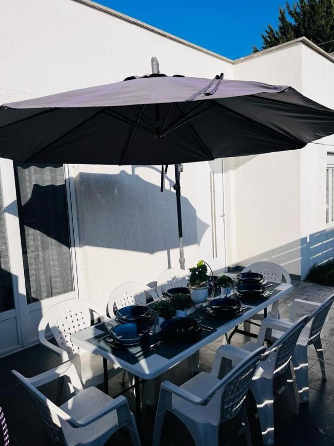 100M2 2 Chambres 8 Personnes - Grand Parking Et Terrasse Privee - Proche Cdg-Parc Expositions-Paris-Asterix-Disney 빌팽트 외부 사진